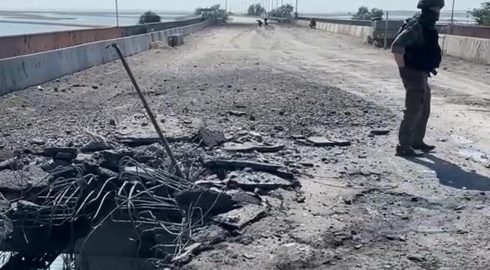 ВСУ ракетами Storm Shadow обстреляли мост и газопровод в районе Арабатской стрелки