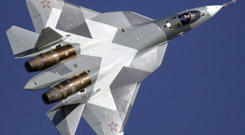 Глава Минобороны РФ Сергей Шойгу осмотрел новые ракеты для истребителей Су-57