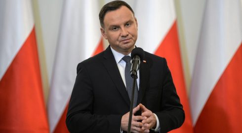 Дуда недоволен ситуацией с Украиной: президент Польши сравнил страну с «опасным утопающим»
