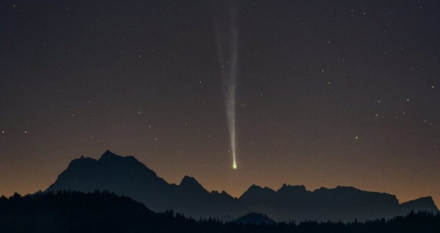 Редкая комета приближается к Земле: стоит ли беспокоиться и где можно увидеть