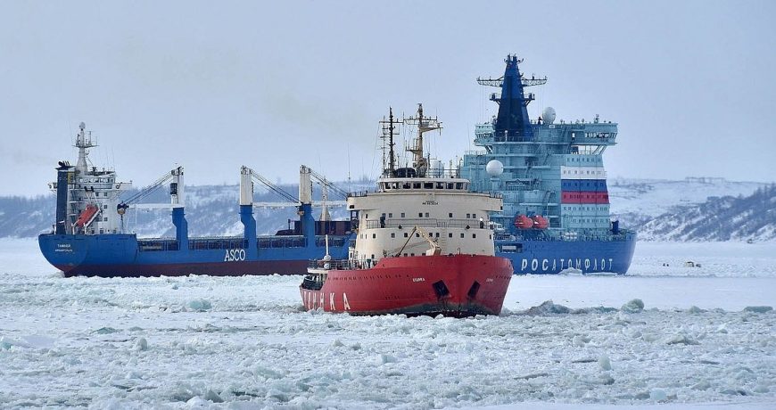 «Росатом»: танкеры без ледового класса могут ходить по Северному морскому пути