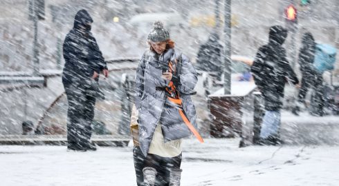 Прогноз неутешительный: регионы России заметает снегом и «сдувает»