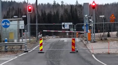 Финские военные в помощь пограничникам: возводится барьер на границе с Россией