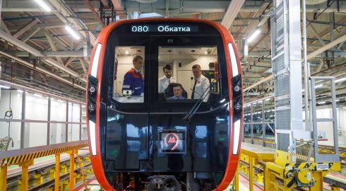 Что за поезд и новые вагоны пустят по зеленой ветке московского метро: как учат машинистов