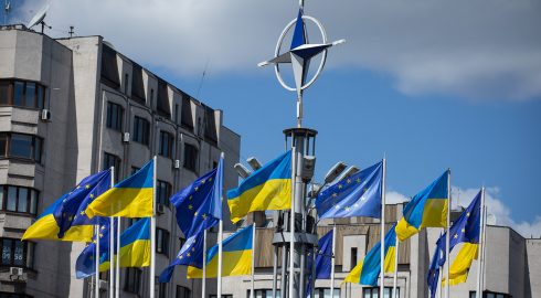 Киев отказывается от сделки с НАТО: Украина отвергла предложение по Крыму и Донбассу