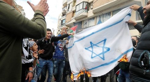 Всплеск антисемитизма в Европе вызывает беспокойство в Еврокомиссии