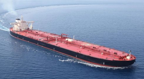 Новый раунд противостояния: Европа пытается ударить по российской нефти через санкции на танкеры