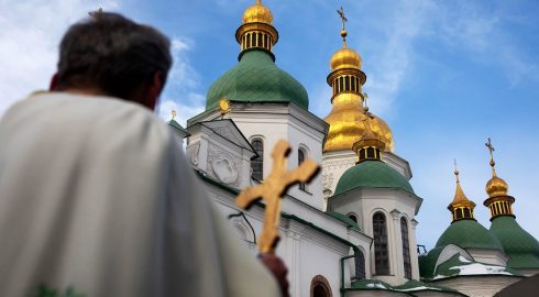 Тероборона помогла раскольникам захватить храм УПЦ в селе под Киевом