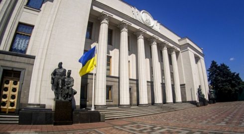 Начались неожиданно: отставки в правительстве Украины стартовали с генеральши СБУ