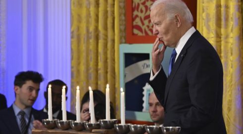 Джо Байден рассказал о беседе с умершим президентом: что стоит за его необычными высказываниями