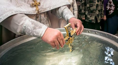 Святая вода на Крещение 2024: традиции и практики православных христиан