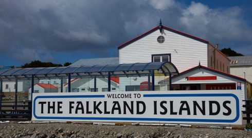 Аргентина обращается к Великобритании с требованием вернуть Фолклендские острова
