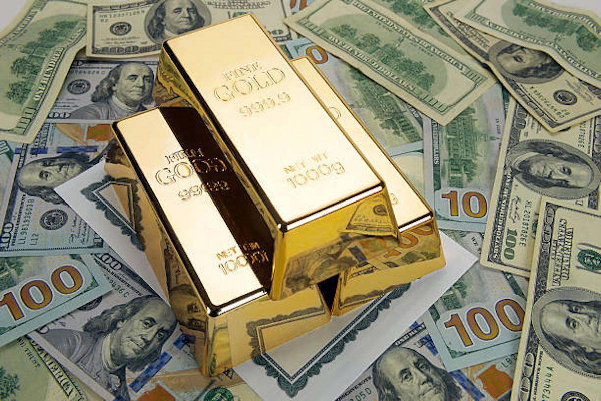 Драгоценные металлы и иностранная валюта. Деньги. Деньги золото. Деньги доллары. Заставка деньги.