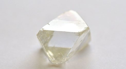 Крупная находка АЛРОСА: обнаружен алмаз почти на 76,4 карата