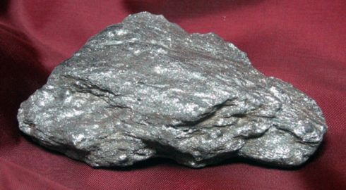 Новый минерал из Карелии может помочь в поиске редких металлов