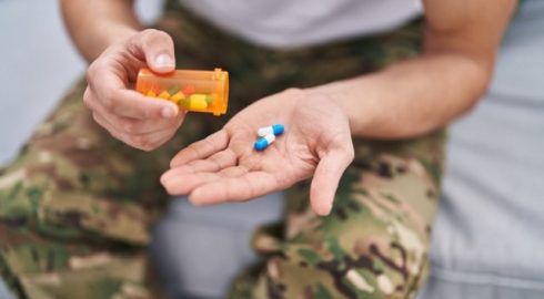Зачем в аптечке украинских солдат психоделик кетамин
