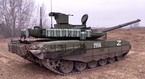 Уничтожение опорного пункта и бронетехники ВСУ экипажем танка Т-90М «Прорыв»: обнаружение схронов под Авдеевкой