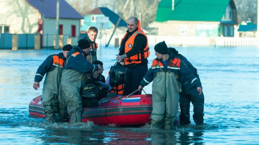 Более 60 пострадавших, в том числе и дети: Ситуация с паводком в Орске развивается по наихудшему сценарию