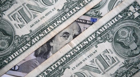 Роли меняются: валюта БРИКС+ вытеснит доллар из мировой торговли