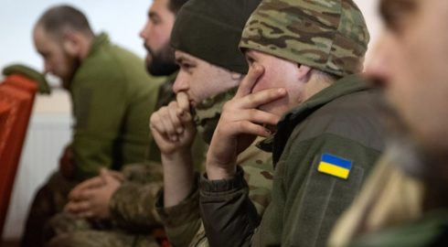 Украине прочат мобилизацию несовершеннолетних: Зеленский загонит на передовую детей уже к маю