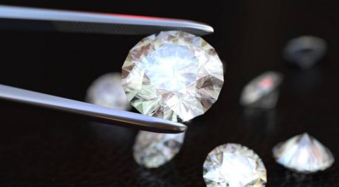 Алмаз за пару часов: ученые открыли способ скоростного выращивания кристаллов