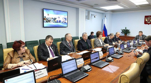 Новые полномочия по тушению природных пожаров: комитет Совета Федерации рассмотрел важный закон