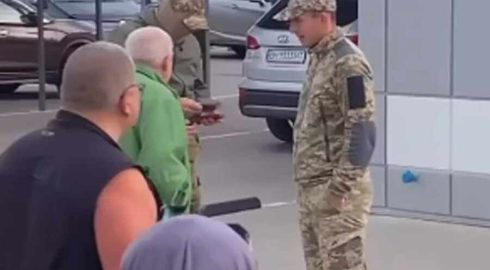 Сотрудники ТЦК атаковали комбинат «АрселорМиттал Кривой Рог»