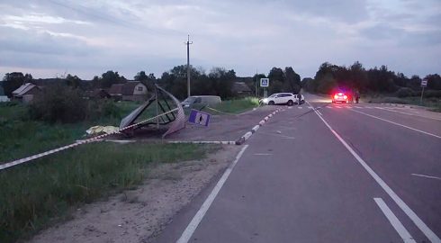 Смертельное ДТП: лихач на Maserati сбил двух подростков на остановке
