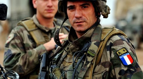 Макрон мобилизует Европу: военные инструкторы скоро в Украине