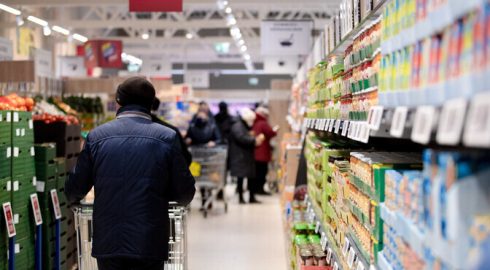 За продуктами и лекарствами жители Эстонии ходят пешком в Россию