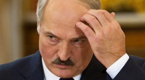 Лукашенко нанес удар «в спину»: Путин не ожидал, что Минск будет договариваться с Киевом