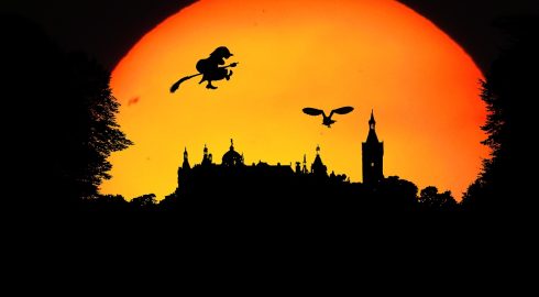 Вальпургиева ночь 2025: магия, которая работает. Ритуалы для любви, богатства и защиты