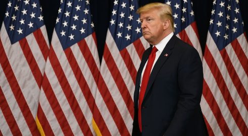 Трамп устроил экономическую бурю: пошлины США обрушили мировые рынки