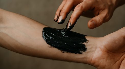 Нефть поможет в борьбе с кожными заболеваниями – в ПНИПУ представили новое лекарство
