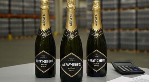 «Абрау-Дюрсо» уверенно поднимается на винный Олимп: рекорды продаж, дивиденды и экспансия в Азию