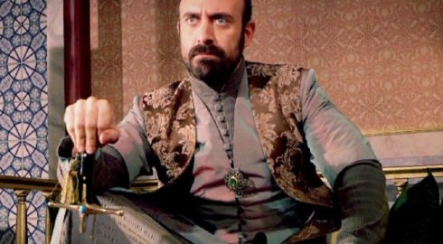 Султан Сулейман из «Великолепного века» получил тюремный срок: состоялся суд над турецким актером Халитом Эргенчем