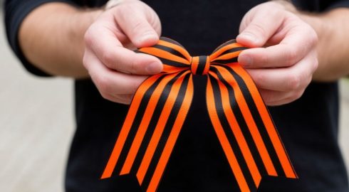 Штрафы и арест: полиция в Латвии выдвинула претензии к 67 гражданам, которые хотели отпраздновать День Победы