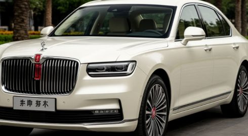 Hongqi выделила для России 30 автомобилей, чтобы провести парад в честь Дня Победы