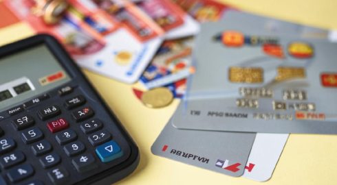 С 30 мая вступают в силу новые правила перевода денег на карты россиян: что изменится