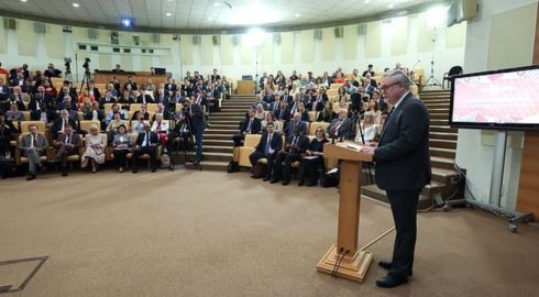 Инстасамка и Общественная палата: что стоит за скандальным конфликтом