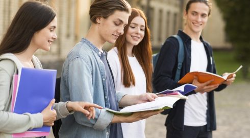 Куда пойти учиться в 2025 году или 12 самых перспективных профессий в России