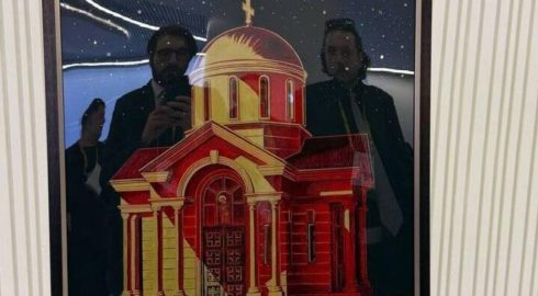 Они зажигают огни: Апачев и Чичерина выпустили песню о «Маяках русского мира»