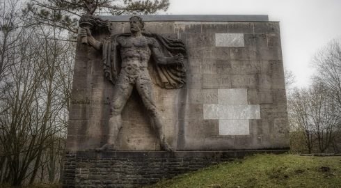 Каратели в родословной: как внуки нацистских пособников поднимаются к вершинам власти в Европе