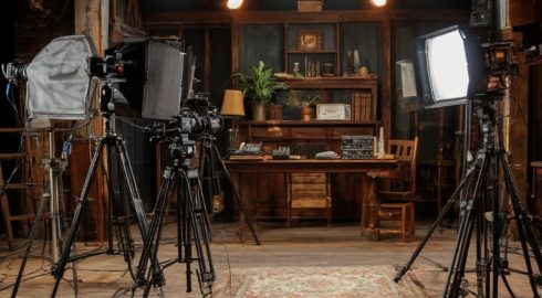 Съемки фильма «Скуф» со знаменитыми блогерами начались: на следующий год можно будет увидеть Александра Збруева и Валю Карнавал в комедии