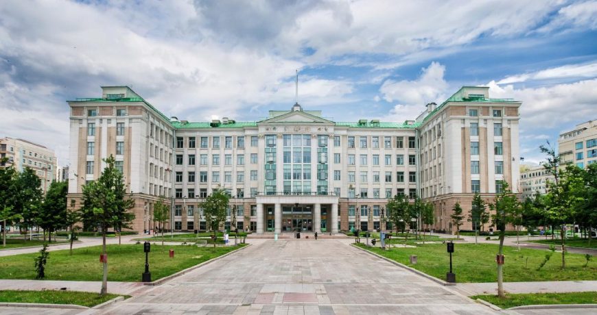 институ неграждан поддерживающих Россию