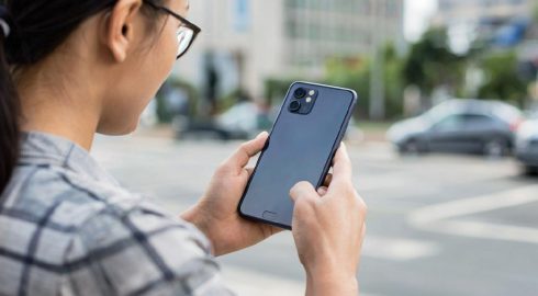 Смартфон под солнцем: как избежать перегрева и сохранить производительность в летнюю жару