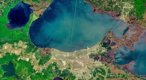 Как город, защищенный десятилетиями, оказался под угрозой