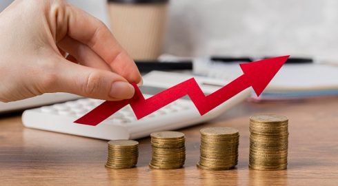 Зарплаты вырастут с 1 сентября – как изменения в законах скажутся на доходе работников