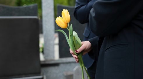 Решение вопроса похорон – сколько нужно накопить денег и как их хранить