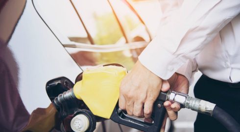Поборются за демпфер – нефтяные компании будут сдерживать цены на бензин